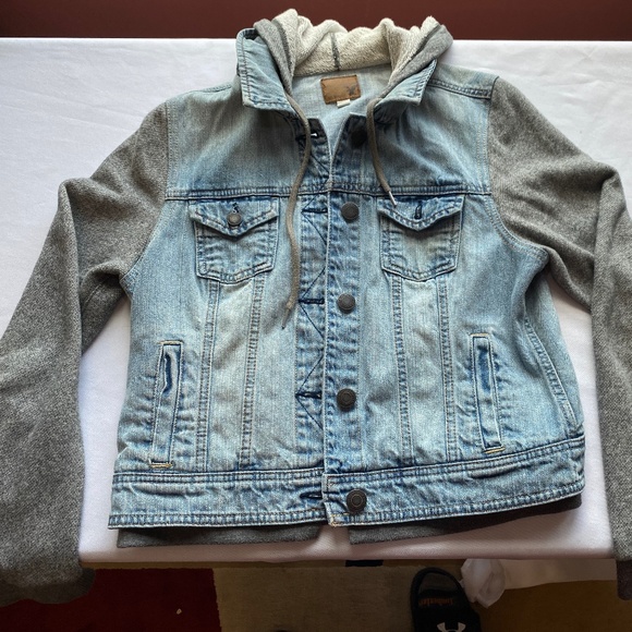 American Eagle Outfitters Jackets & Blazers - Womens jean jacket
